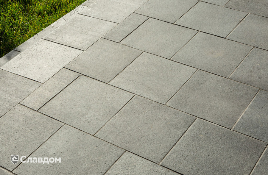 Частный дом с облицовкой плиткой Roben Formback Buntgeflammt