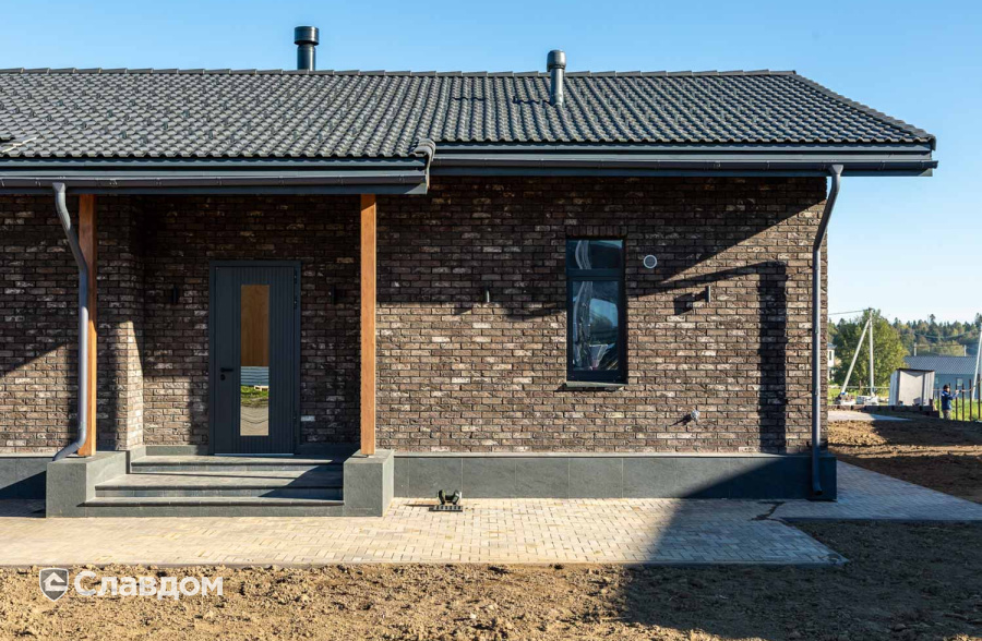 Частный дом с облицовкой из кирпича Тандем Данилово