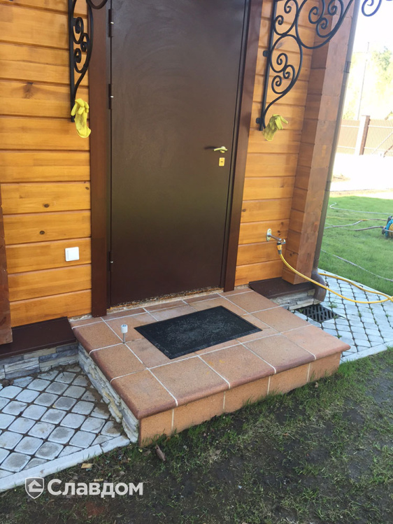 Входные группы коттеджа с применением ступеней Terraklinker (Gres de breda)