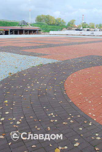 Площадь с применением брусчатки Penter Baltic Klinker Pavers Classic и Braun