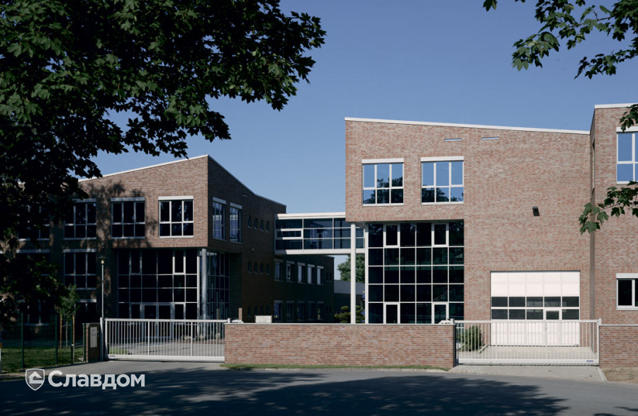 Здание общественного центра с облицовкой кирпичом Roben Canberra