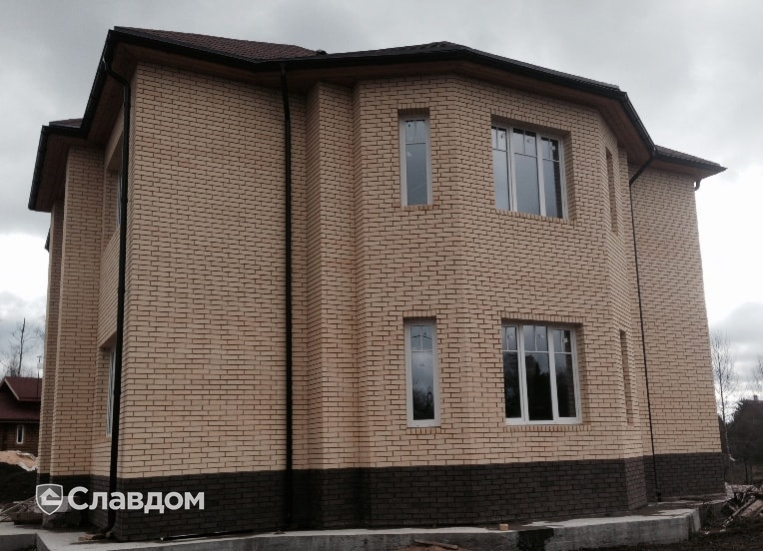 Частный коттедж c облицовкой кирпичом Terca Rosso