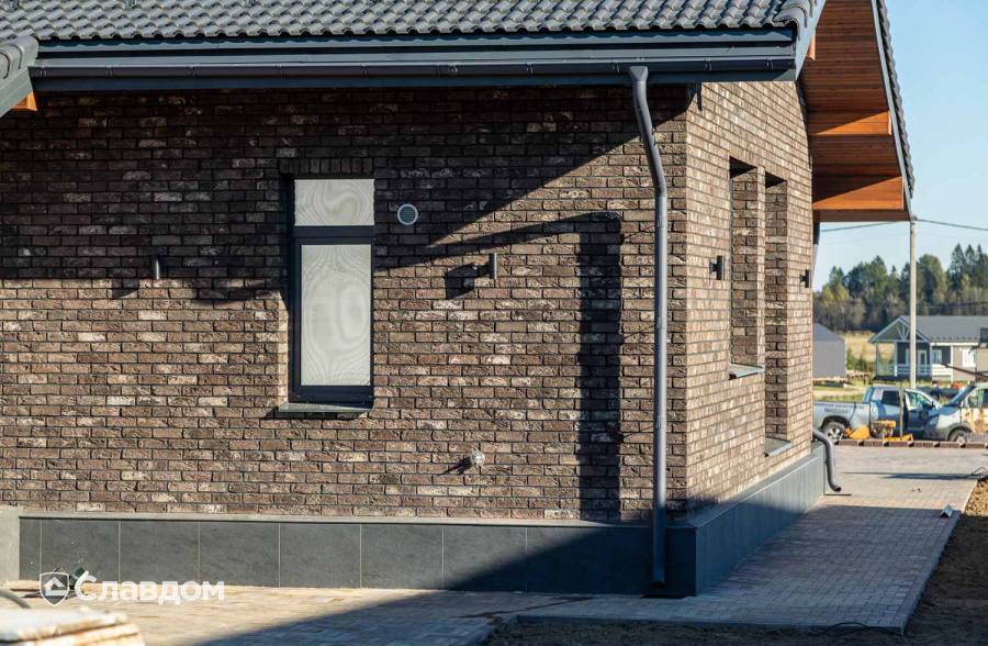 Частный дом с облицовкой из кирпича Тандем Данилово