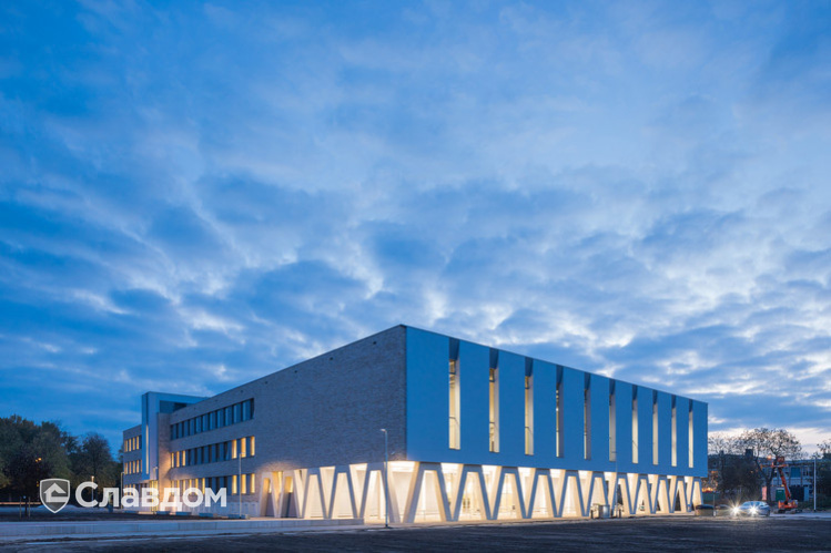 Школа Augustinianum с облицовкой кирпичом Terca Mystic Falls