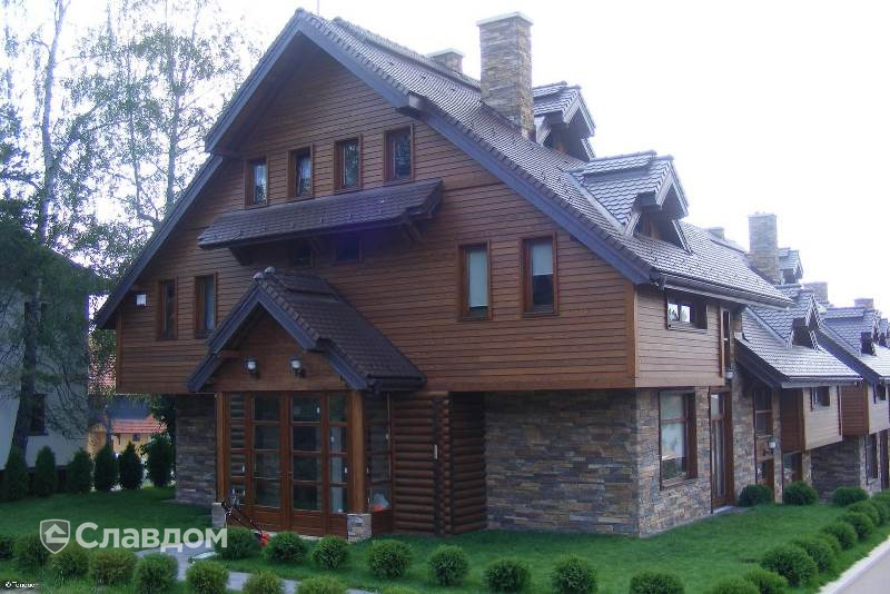 Таунхаус с черепицей TONDACH Бобровка 13-коричневый ангоб