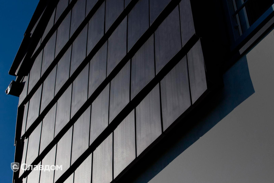 Частный дом с применением керамической черепицы Koramic Orea 9 anthracite matt engobe