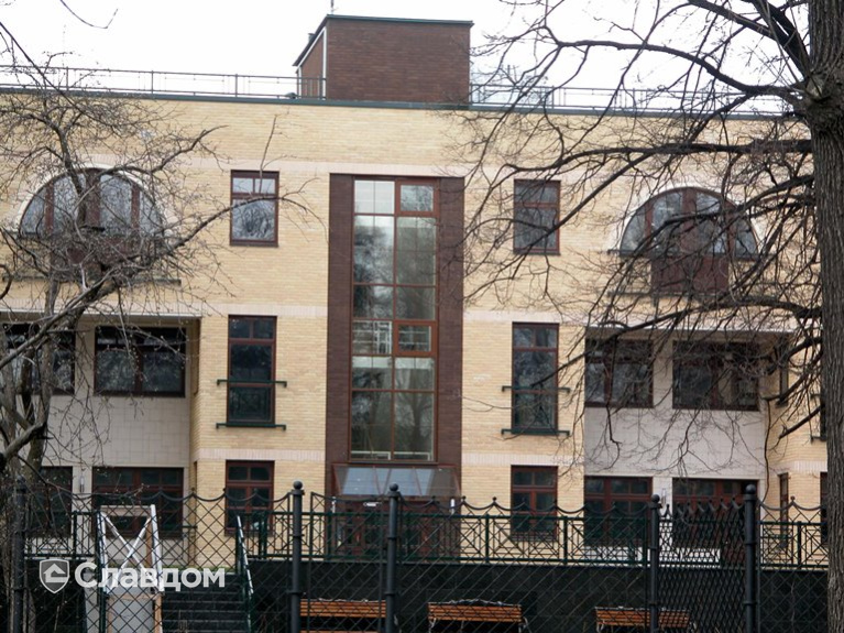 Жилой комплекс с облицовкой кирпичом Terca Safari и Terca Terra шероховатый