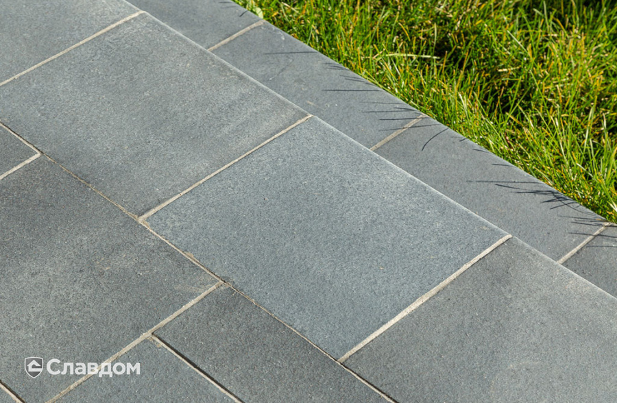 Частный дом с облицовкой плиткой Roben Formback Buntgeflammt