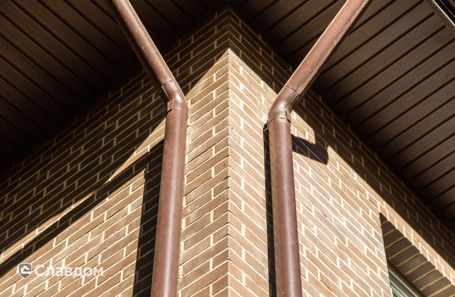 Частный дом в Ленинградской области с облицовкой кирпичом Terca 