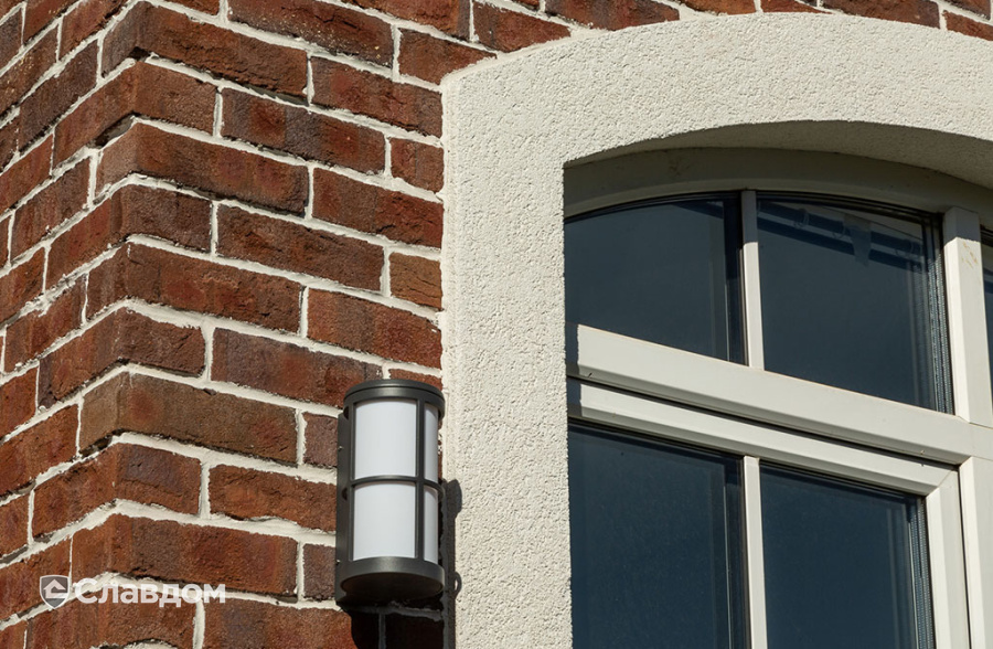 Частный дом с облицовкой плиткой Roben Formback Buntgeflammt