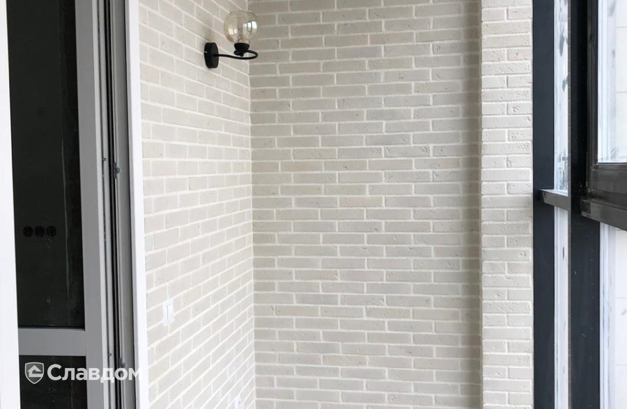 Интерьер с облицовкой искусственным камнем REDSTONE Light Brick LB-00