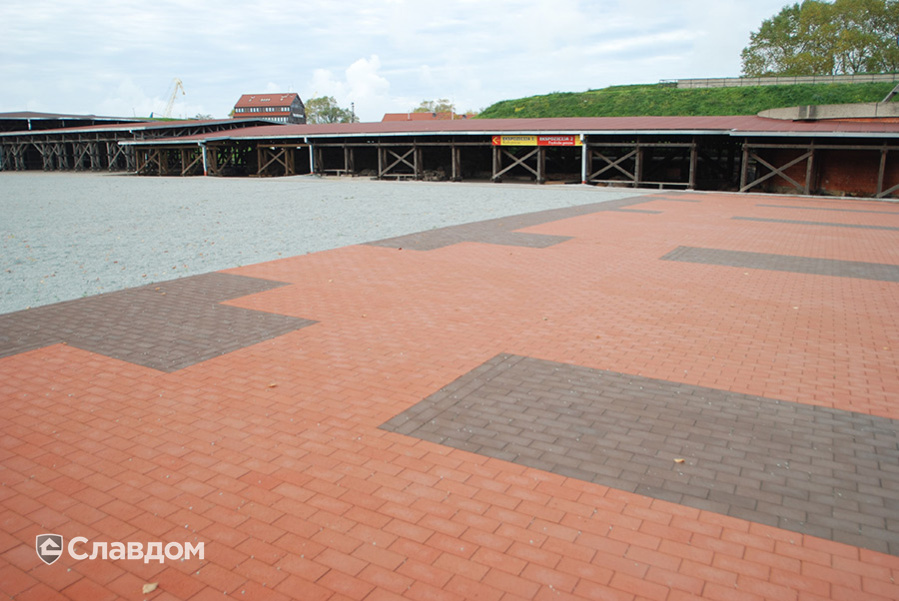Площадь с применением брусчатки Penter Baltic Klinker Pavers Classic и Braun
