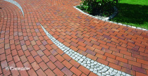 Сад с применением брусчатки Vandersanden Zittau