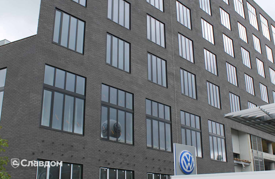 Офис Volkswagen с облицовкой фасадной плиткой Stroeher Keraprotect 430
