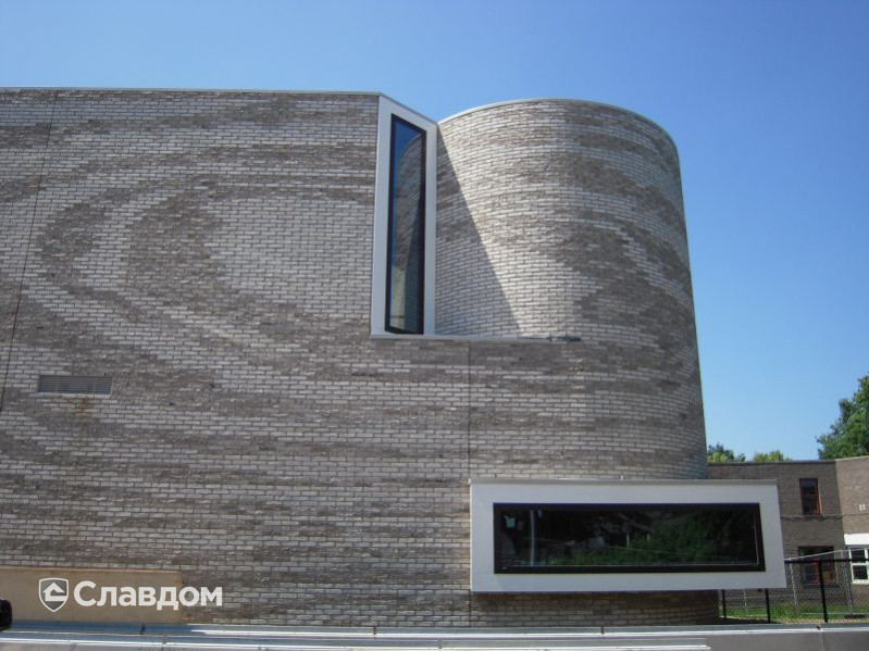 Здание стоматологии с облицовкой кирпичом Terca Birchwood