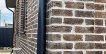 Фасад дома и забор из кирпича Rightbrick Ринк