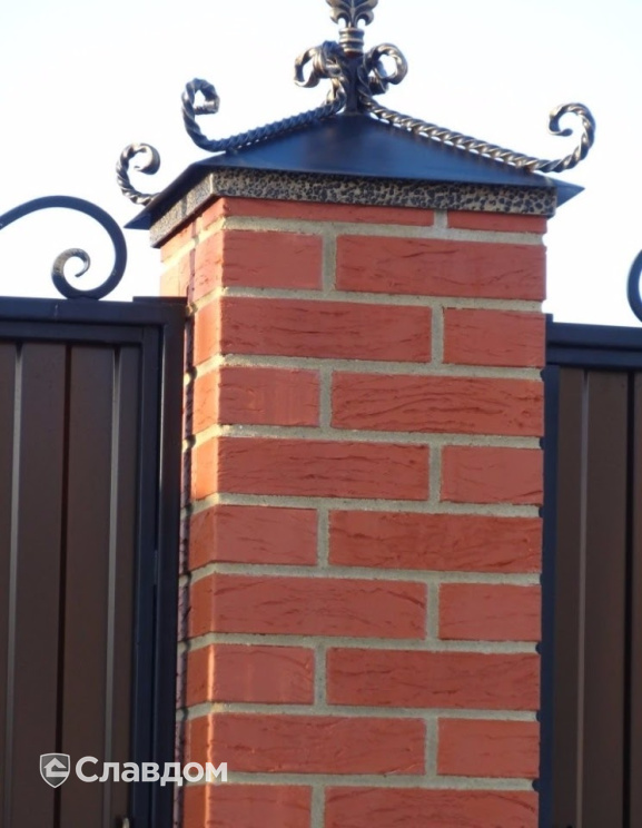 Жилой дом с применением керамического кирпича BRAER красный риф