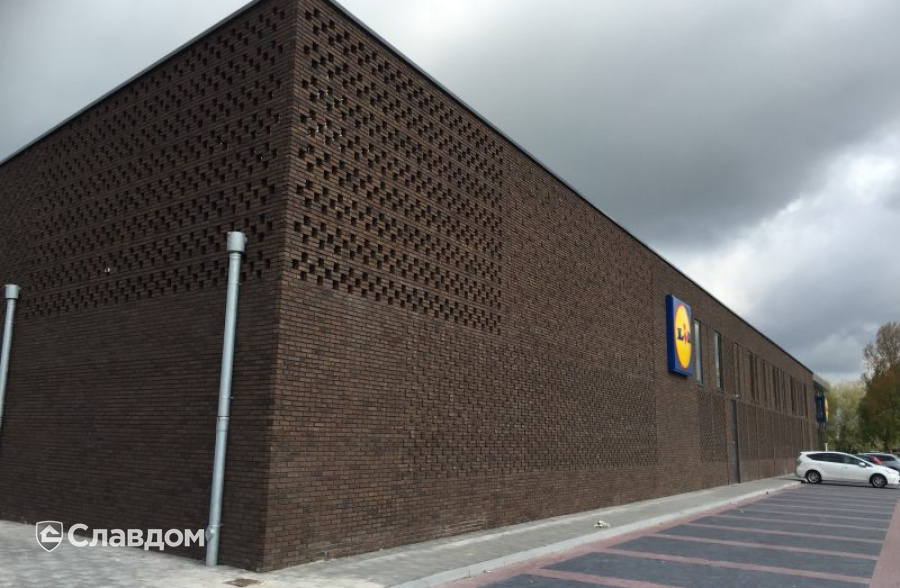 Здание супермаркета Lidl с облицовкой кирпичом Terca Patos Falls
