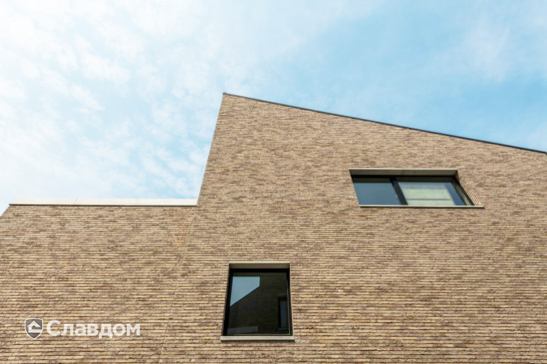 Жилой дом в Брюгге с облицовкой кирпичом Terca Prata Genuanceerd