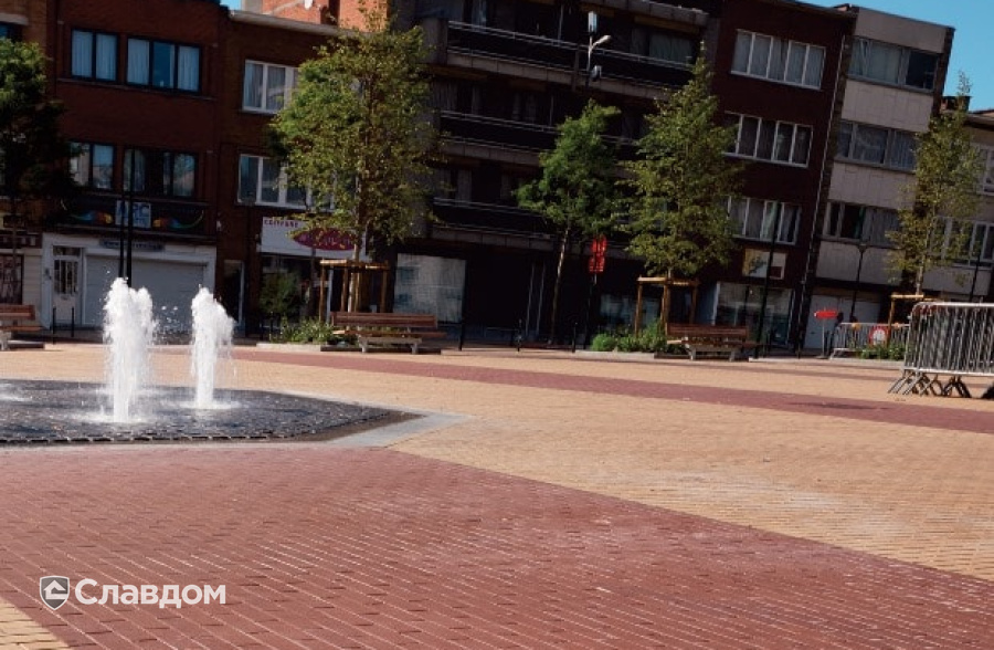 Площадь и пешеходная зона с применением брусчатки Penter Husum и Penter Rot