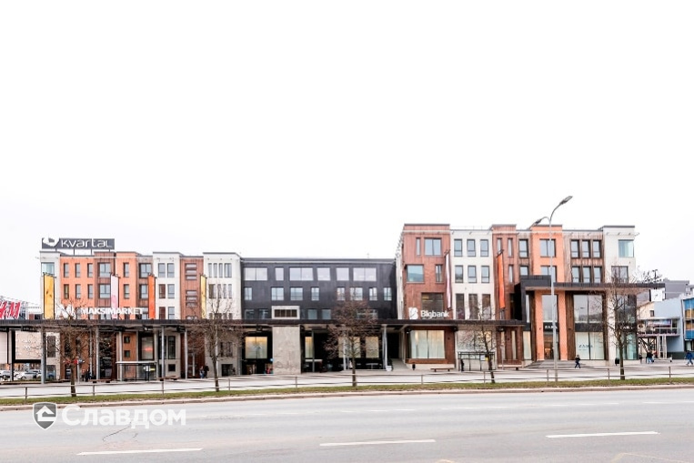 Офисное здание с облицовкой кирпичом Terca Red гладкий