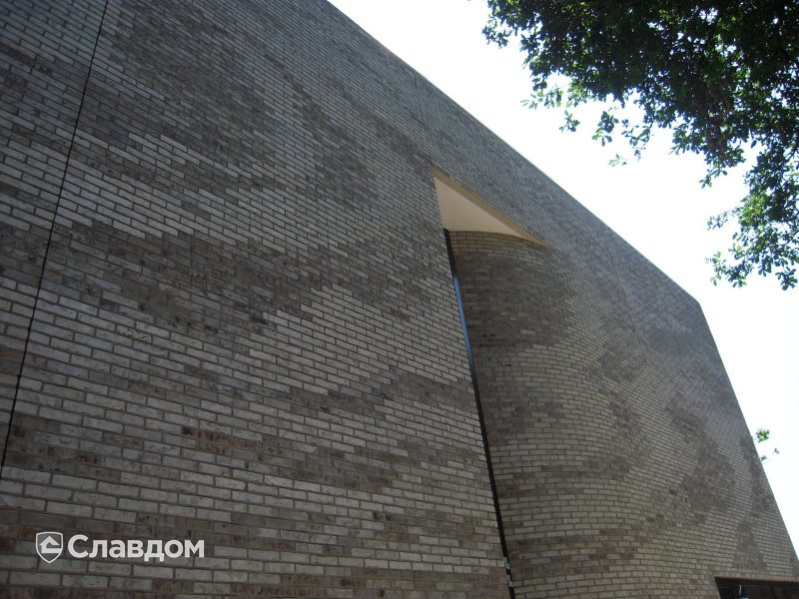 Здание стоматологии с облицовкой кирпичом Terca Birchwood