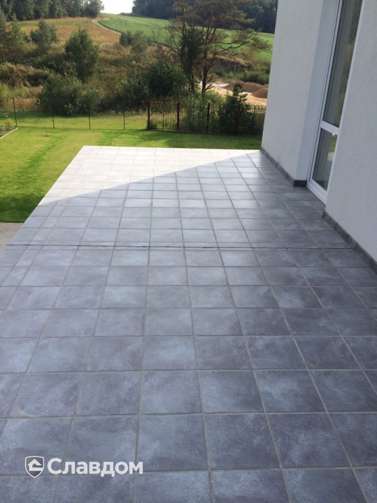 Частный дом с плиткой Stroeher Aera 710 crio