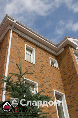 Жилой дом с облицовкой фасадной плиткой Feldhaus Klinker 268 nolani viva rustico