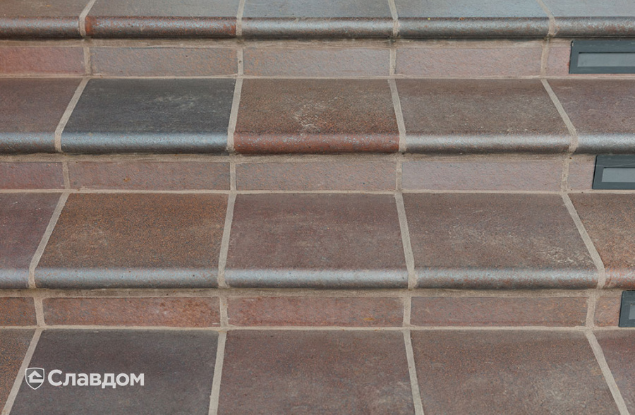 Частный дом с облицовкой кирпичом ручной формовки Сафоново Клинкер №9