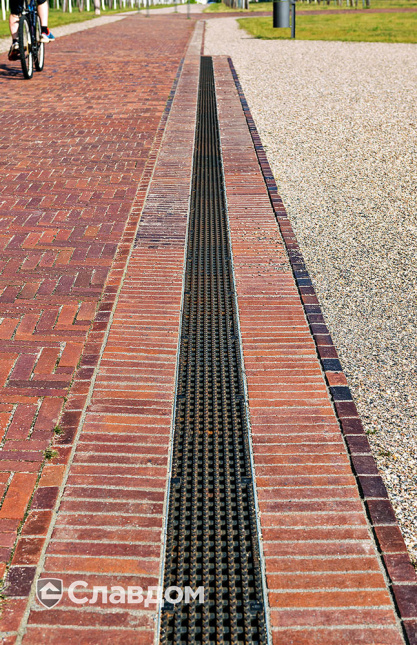 Сквер с применением брусчатки MUHR 04S Rotbraun-bunt special