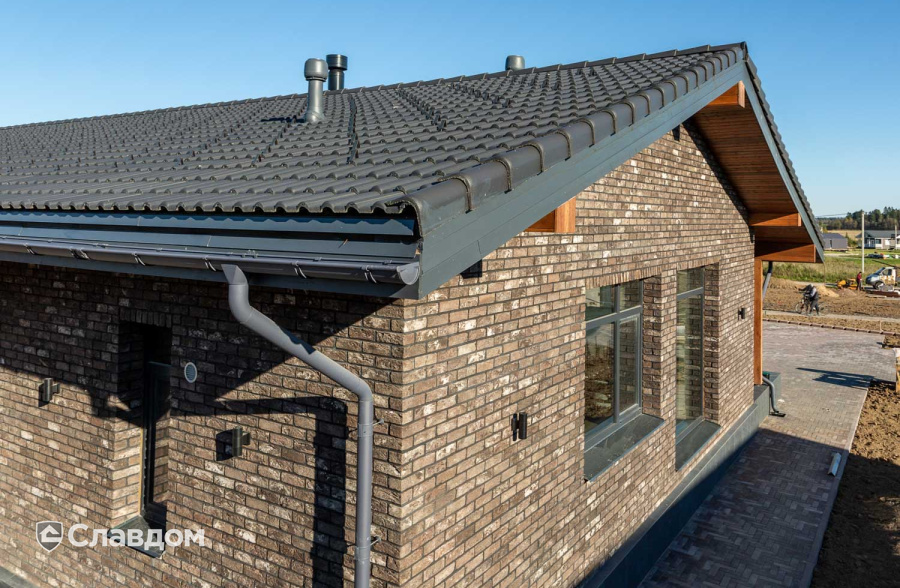 Частный дом с облицовкой из кирпича Тандем Данилово