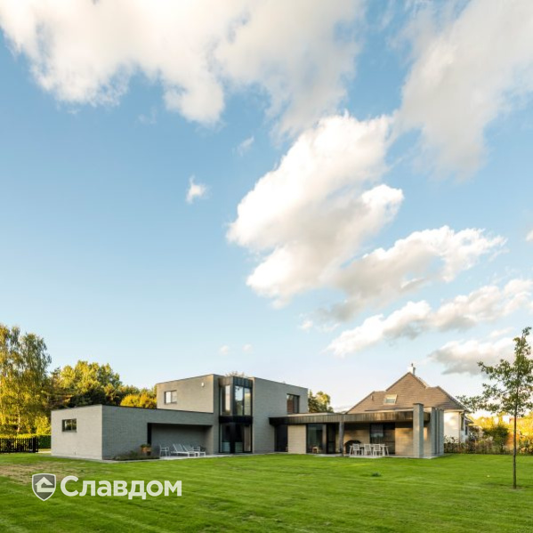 Частный дом в Зелзате с облицовкой кирпичом Terca Agora Alugrijs