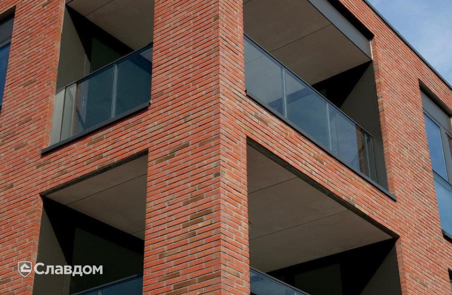 Малоэтажный жилой комплекс с облицовкой кирпичом Terca Linneaus Robinia
