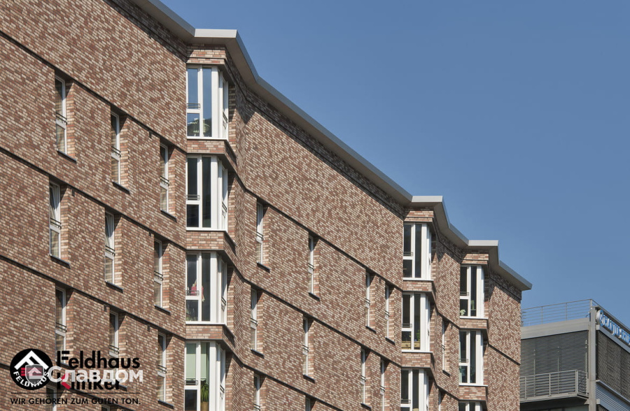 Жилой дом с облицовкой кирпичом Feldhaus Klinker 690 sintra ardor blanca