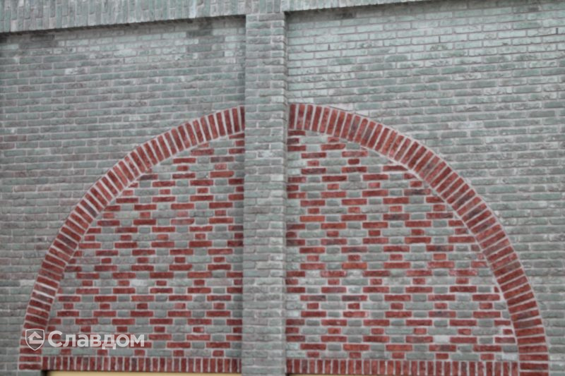 Реконструкция сторожевой башни в Новом Бергене с облицовкой кирпичом Terca Redstone
