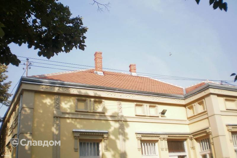 Жилой дом с черепицей TONDACH Бобровка 00-натуральный