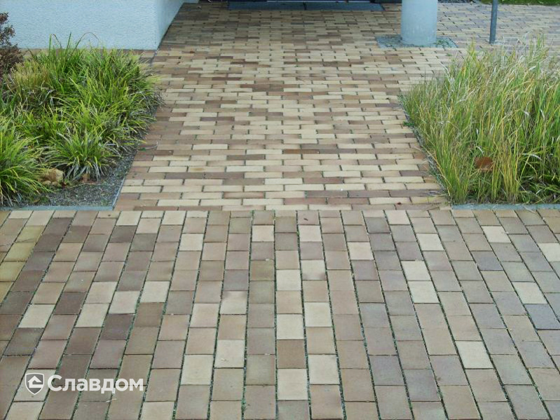 Садовая дорожка с покрытием брусчаткой MUHR 06S Hellbraun-bunt Spezial