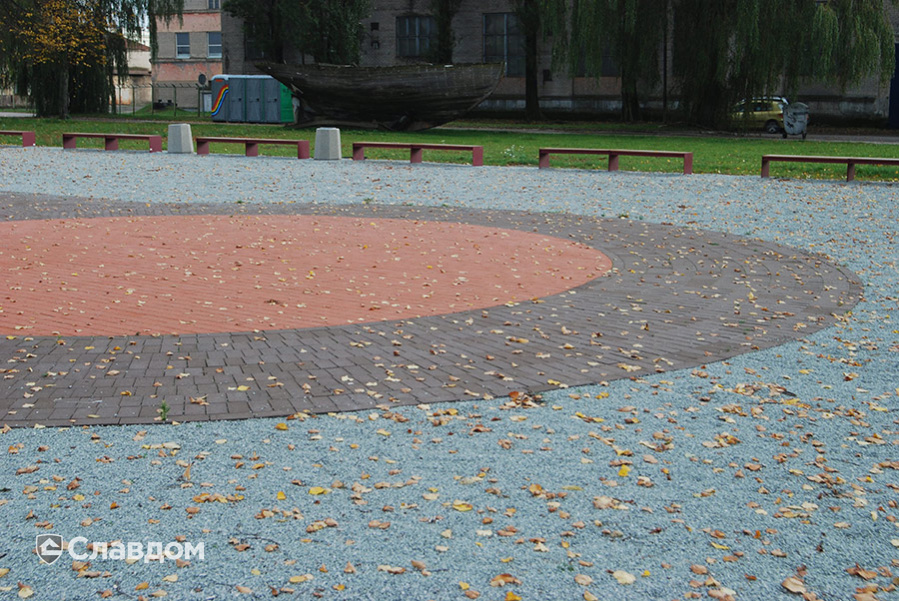 Площадь с применением брусчатки Penter Baltic Klinker Pavers Classic и Braun