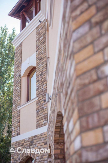 Кафе "New York" с применением керамического кирпича ENGELS HANDFORM Royal Emmerald