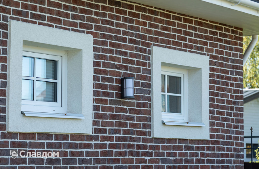 Частный дом с облицовкой плиткой Roben Formback Buntgeflammt