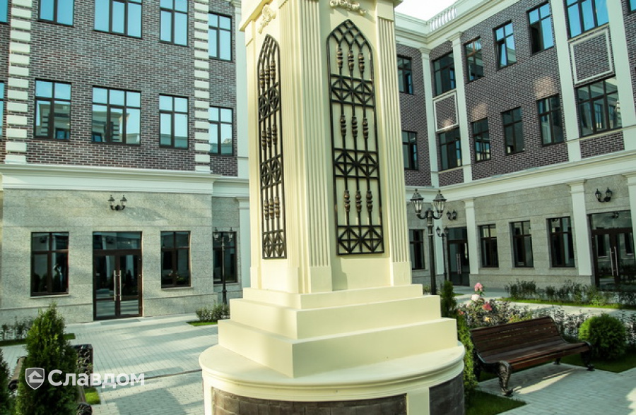 Клубный деловой центр Central Yard с облицовкой фасадной плиткой Stroeher Keravette Shine 825 sherry