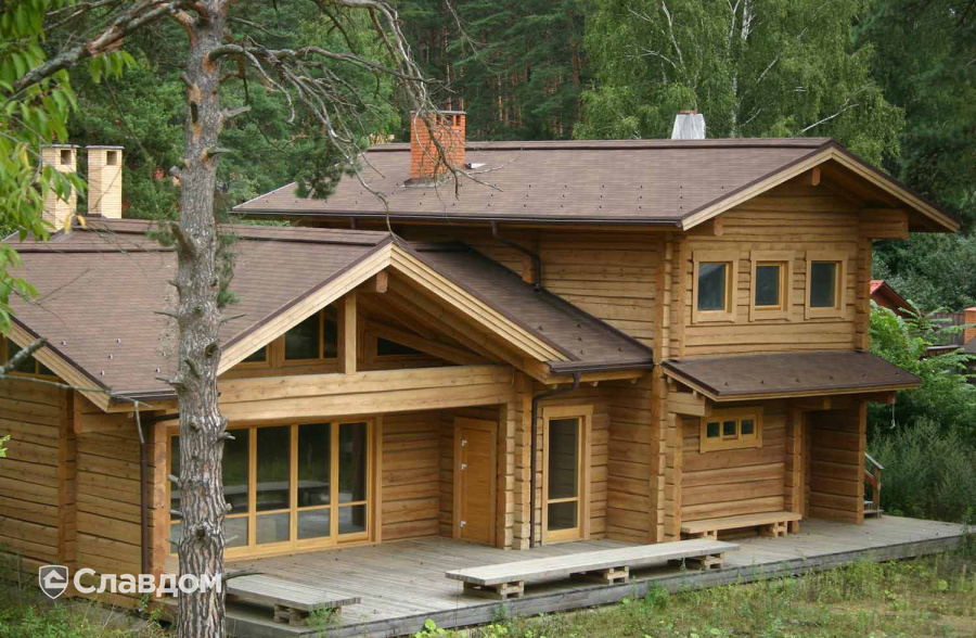 Жилой дом с применением мягкой кровли TEGOLA Классик Коричневый с отливом