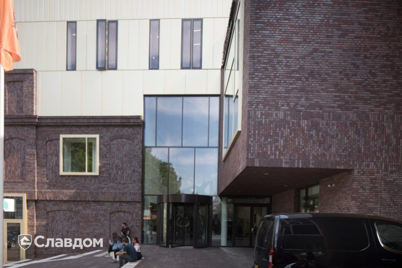 Консерватория принца Клауса с облицовкой кирпичом Terca Cumberland Falls