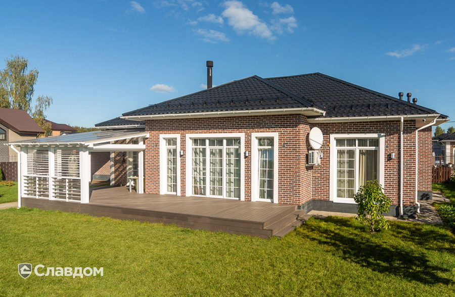 Частный дом с облицовкой плиткой Roben Formback Buntgeflammt