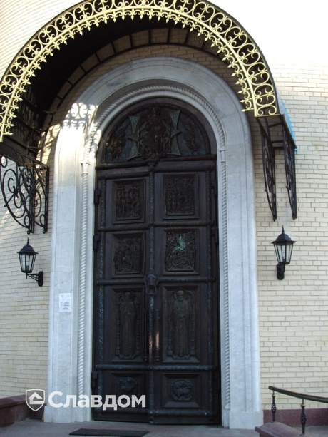 Православный храм с облицовкой кирпичом Terca Kuura гладкий