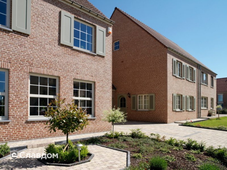 Частный дом с облицовкой кирпичом Terca Oud Malle