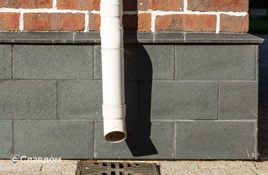 Частный дом с облицовкой плиткой Roben Formback Buntgeflammt