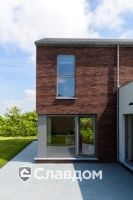 Частный дом с облицовкой кирпичом Terca Iluzo Paars