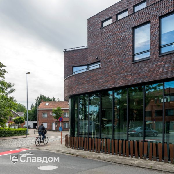 Стоматология в Зеле с облицовкой кирпичом Terca Wasserstrich Special E1