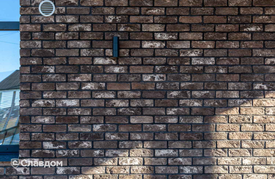 Частный дом с облицовкой из кирпича Тандем Данилово